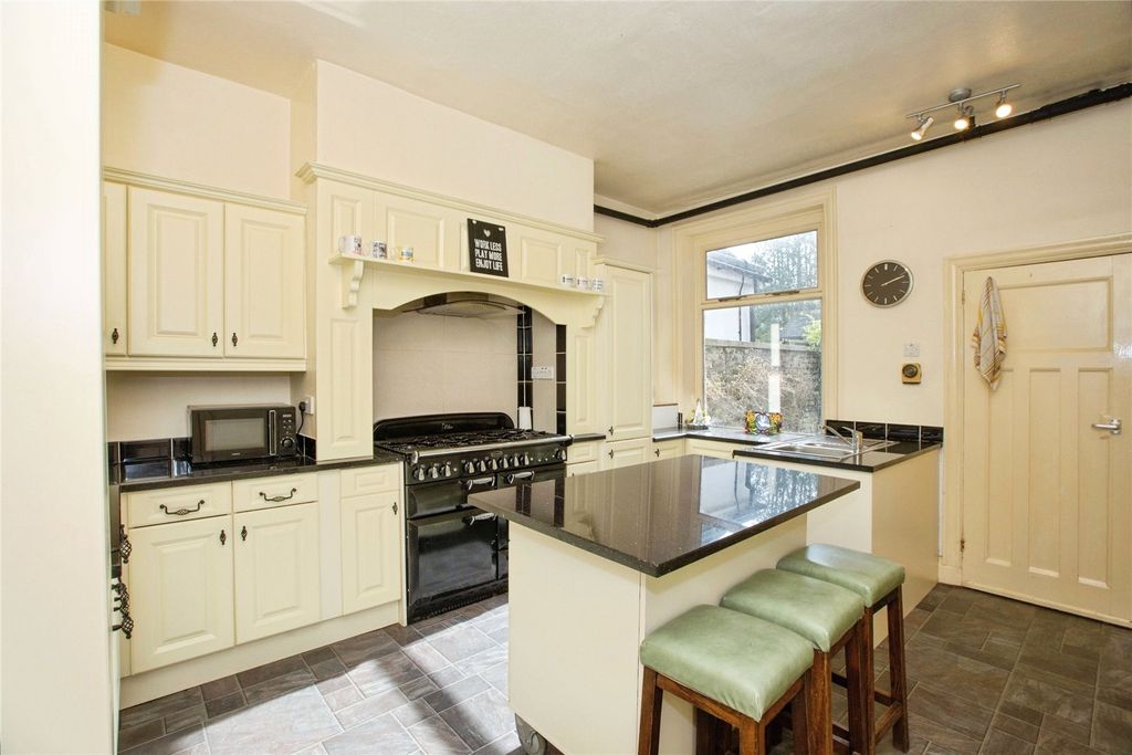 Property photo 3 of 17 Picture No. 12