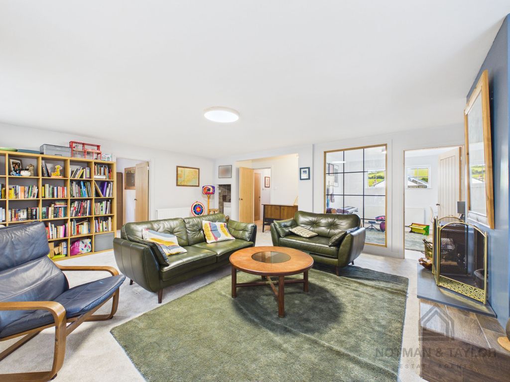 Property photo 3 of 32