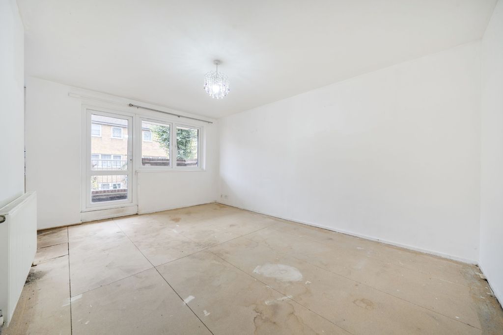 Property photo 3 of 13 5674206