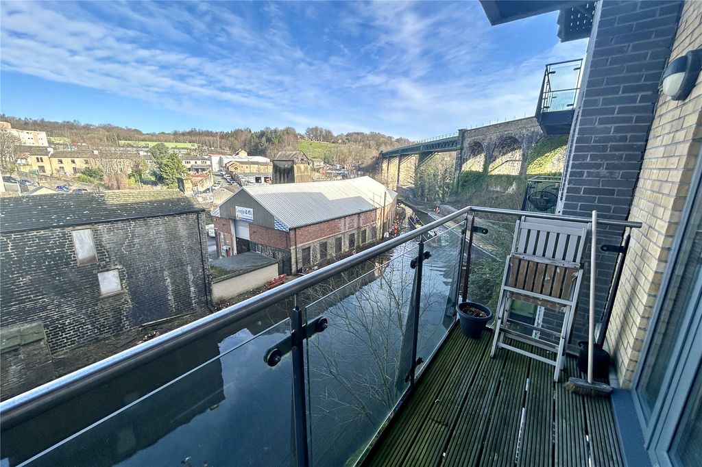 Property photo 2 of 13 Balcony