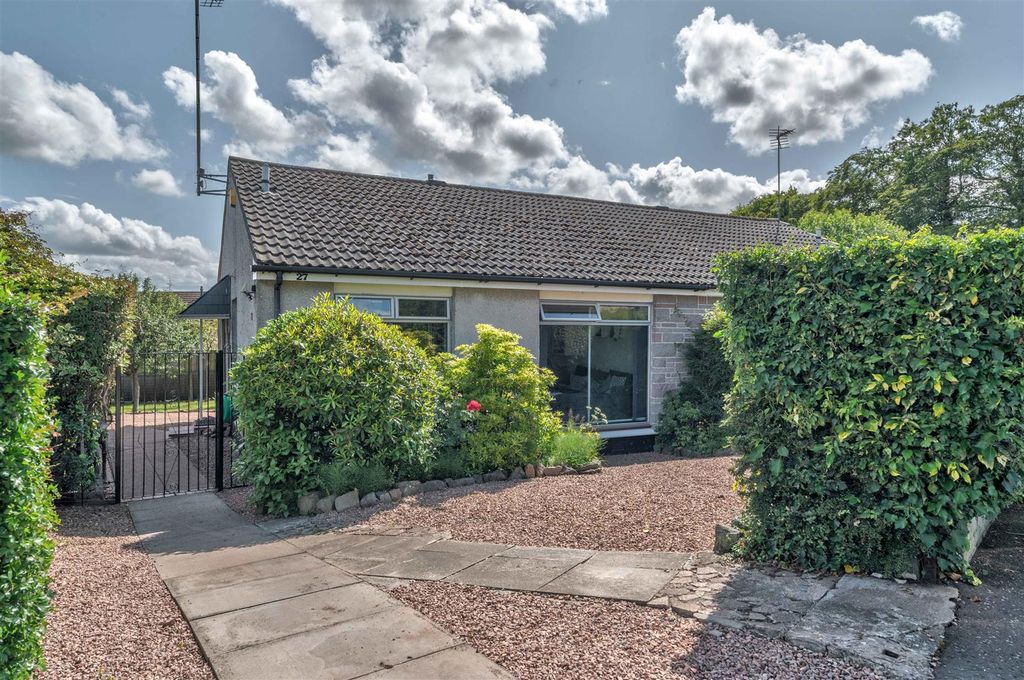 Property photo 2 of 19 27 Hillview Road Balmullo-16.Jpg