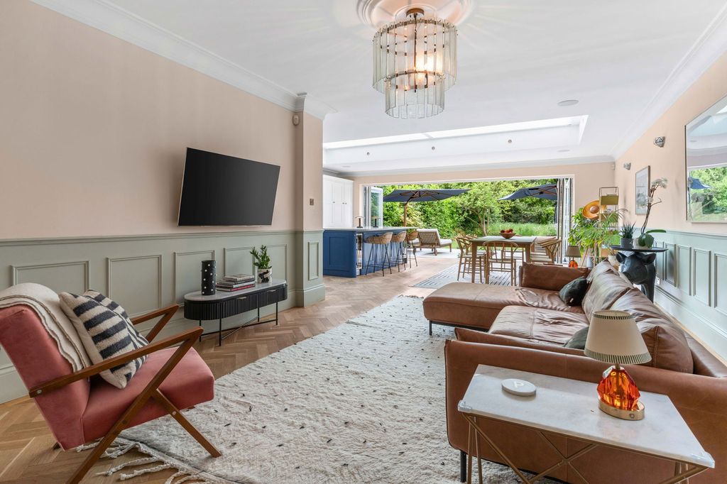 Property photo 3 of 66