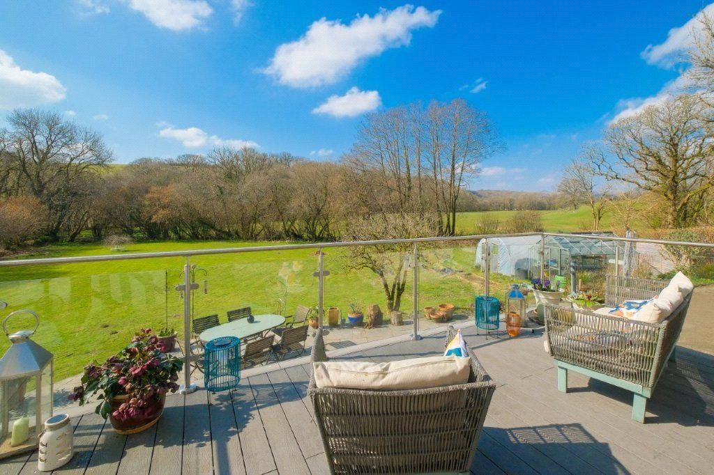 Property photo 3 of 40 Decking