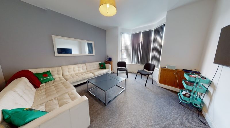 Property photo 1 of 11 Living Room