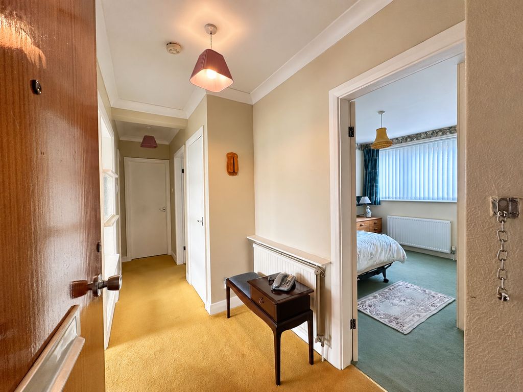 Property photo 3 of 17 Apartment Entrance