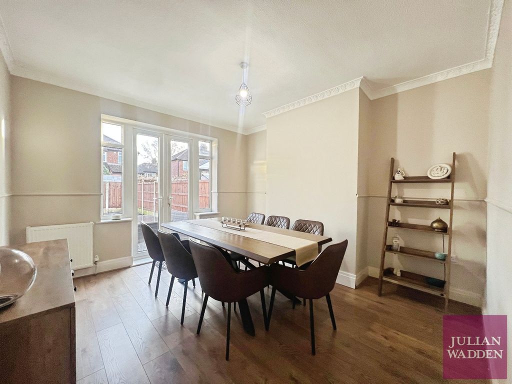 Property photo 3 of 12 Picture 3