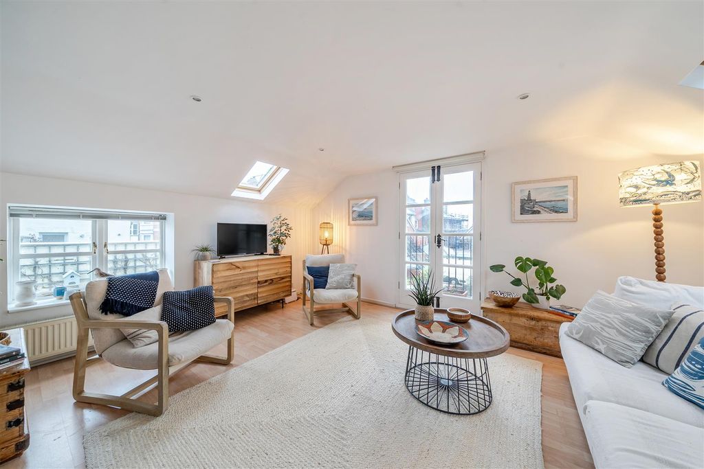 Property photo 2 of 27 1395936-12-6966380Eacc41.Jpg