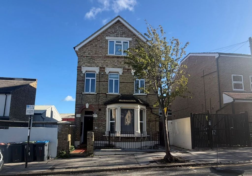 Property photo 1 of 6