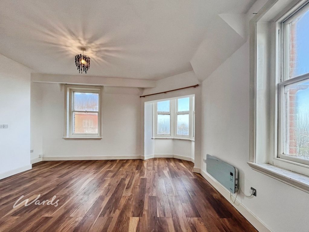 Property photo 3 of 9 Lounge