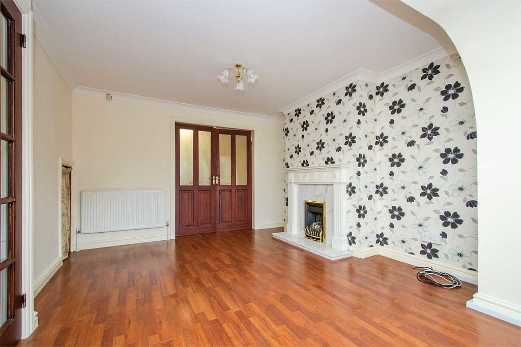 Property photo 3 of 16 Photo 4