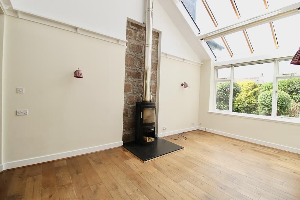 Property photo 2 of 20 Dining Room