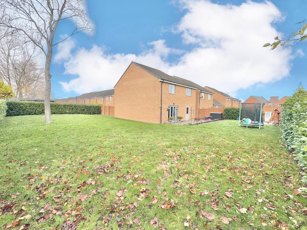 Property photo 2 of 18 Rear