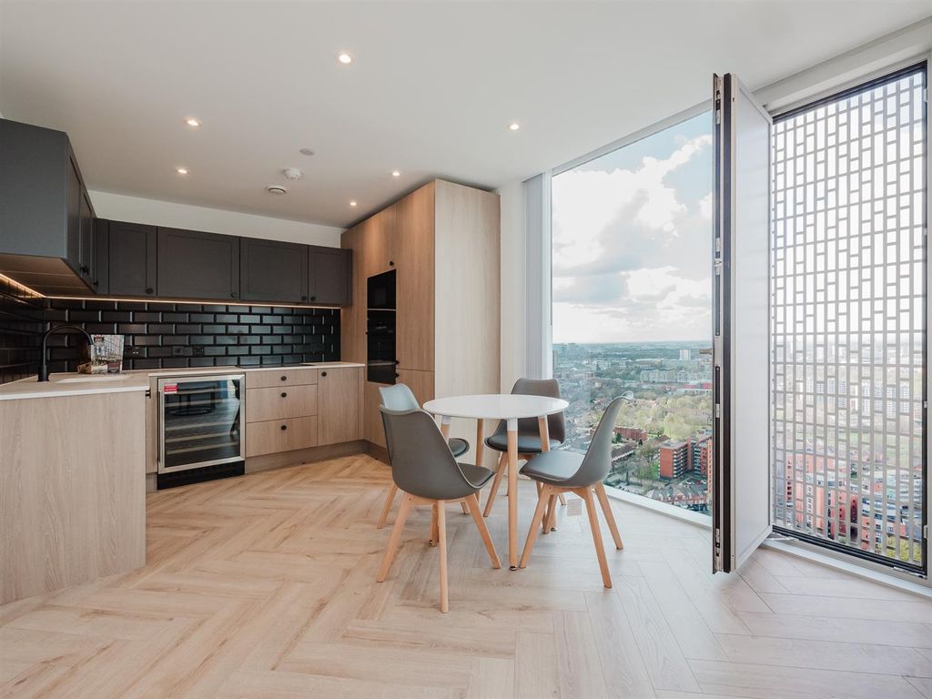 Property photo 2 of 10 P1888049.Jpg