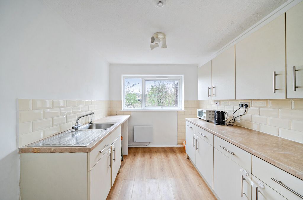 Property photo 3 of 16 Kitchen