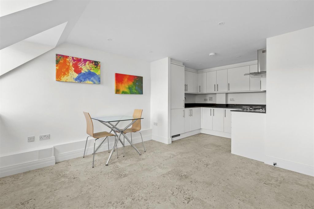 Property photo 2 of 10 Living