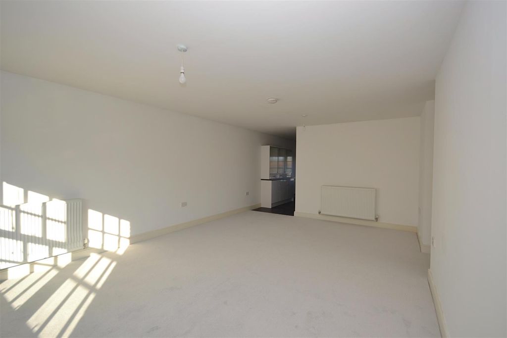 Property photo 3 of 12 2 (17).Png
