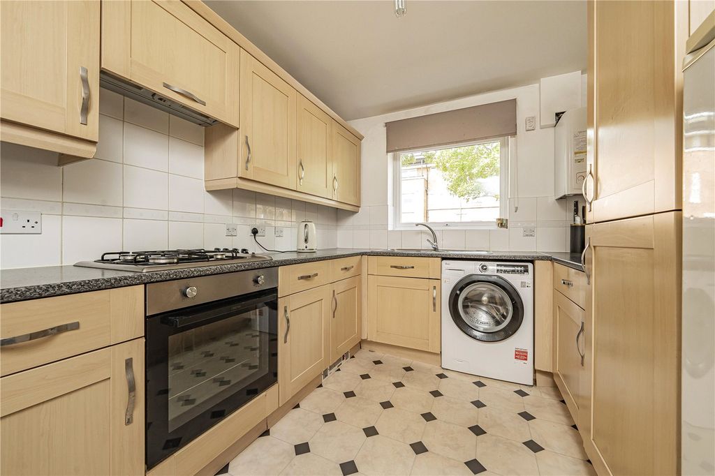Property photo 3 of 13 Picture No. 18