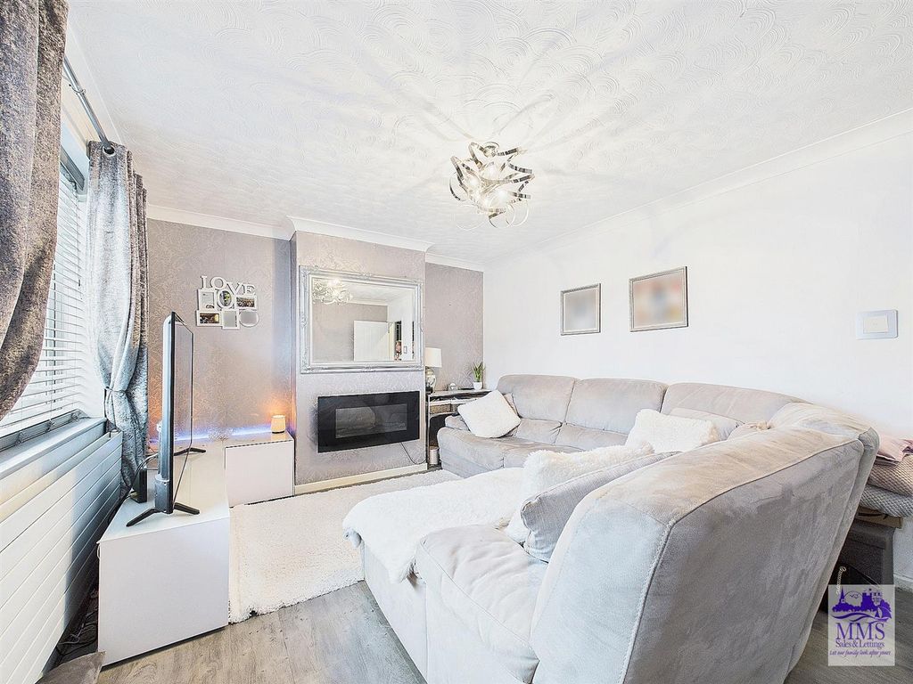 Property photo 3 of 18 Cam02633G0-Pr0288-Still006.Jpg