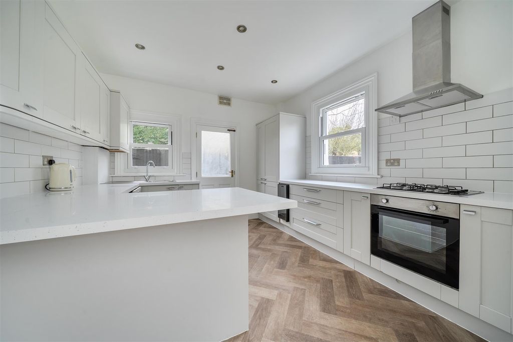 Property photo 3 of 13 1439047-10-69ce481F56F4F.Jpg