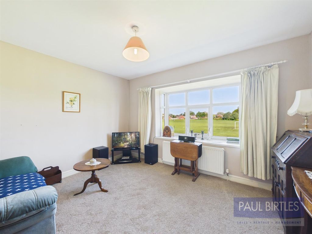 Property photo 2 of 14 Cam01301G0-Pr0765-Still018.Jpg