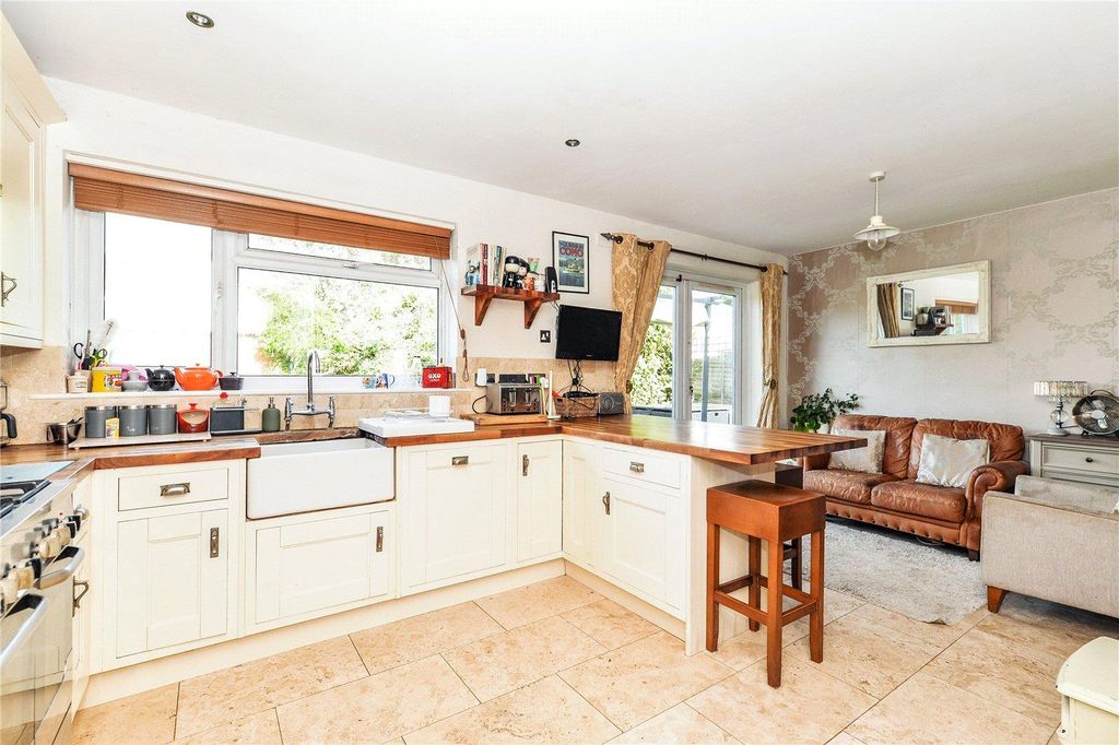 Property photo 2 of 21 Picture No. 32