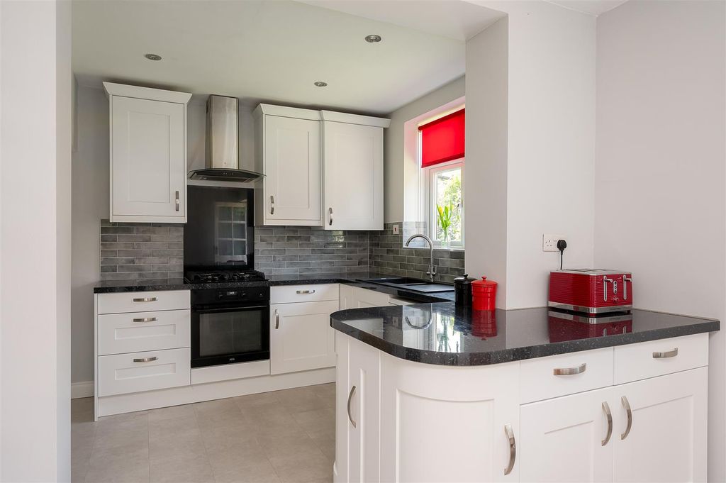 Property photo 3 of 23 Kitchen