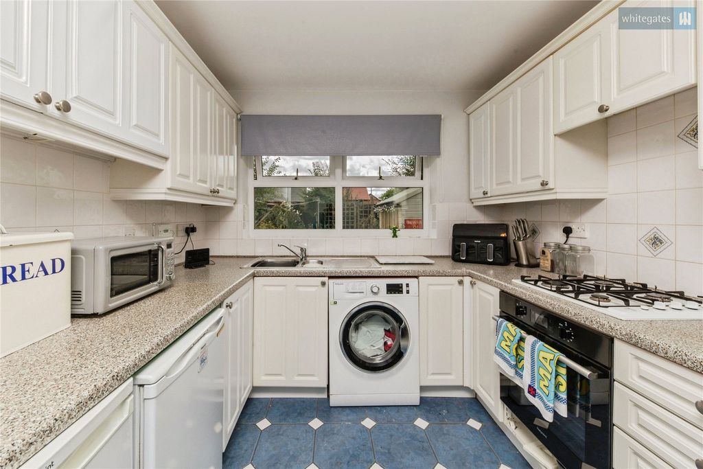 Property photo 2 of 21 Picture No. 29