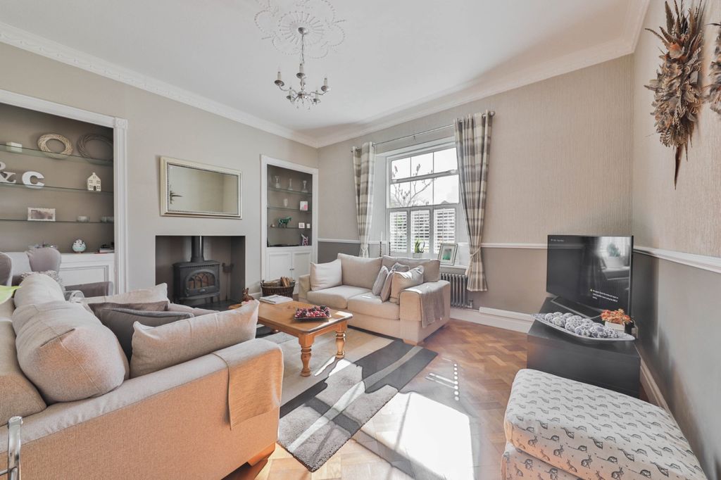 Property photo 3 of 20 2035117
