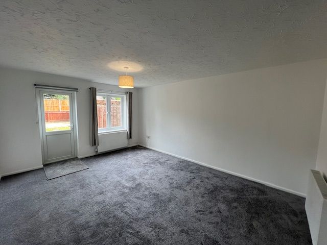 Property photo 3 of 12 Living Room