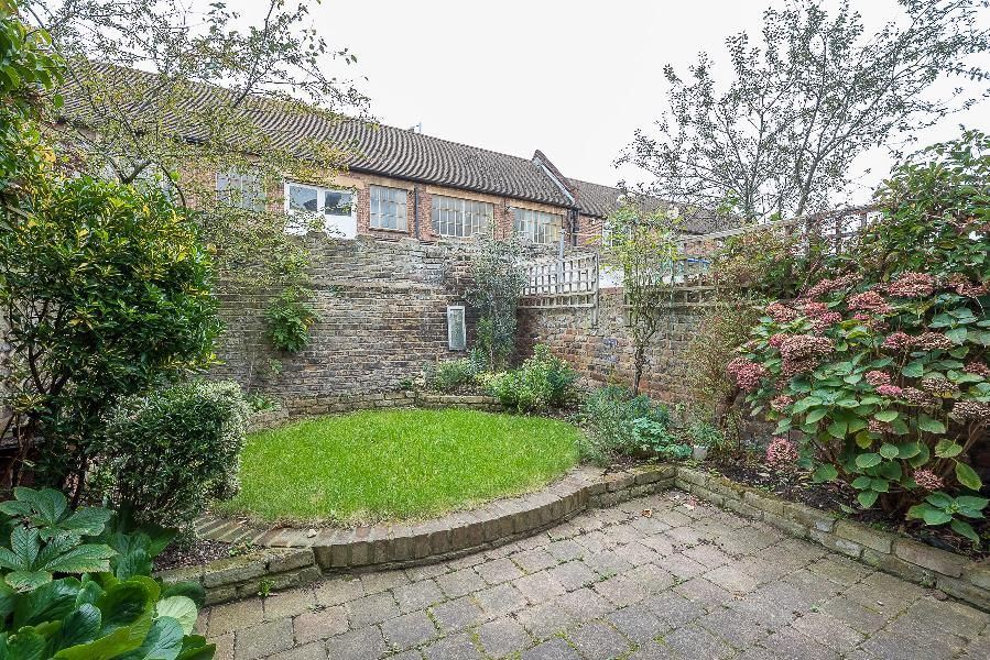 Property photo 2 of 11