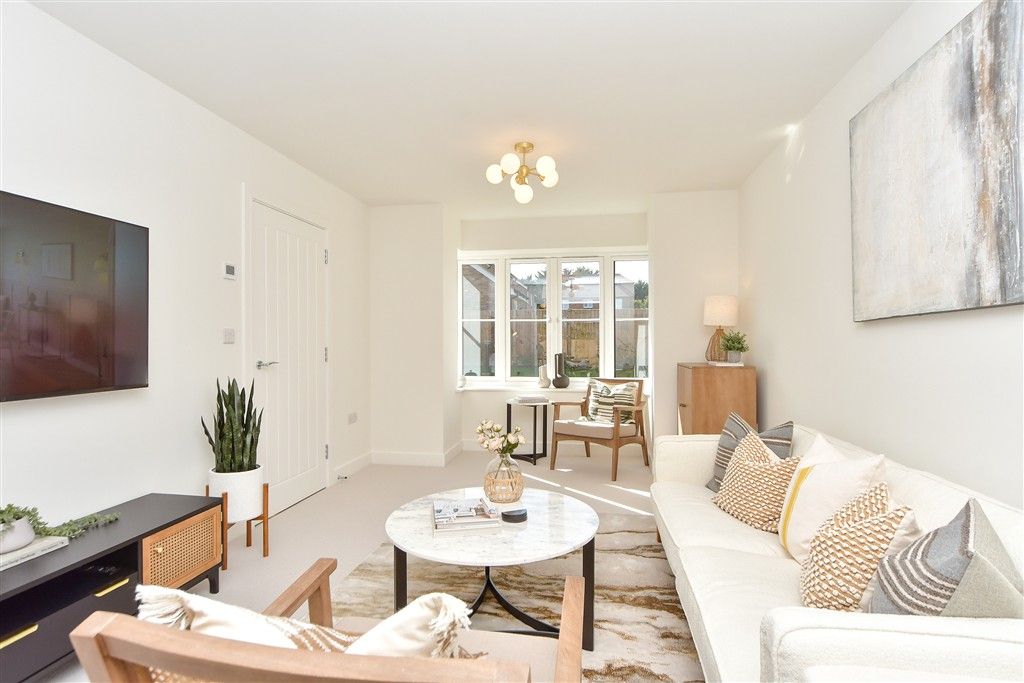 Property photo 3 of 22 Lounge