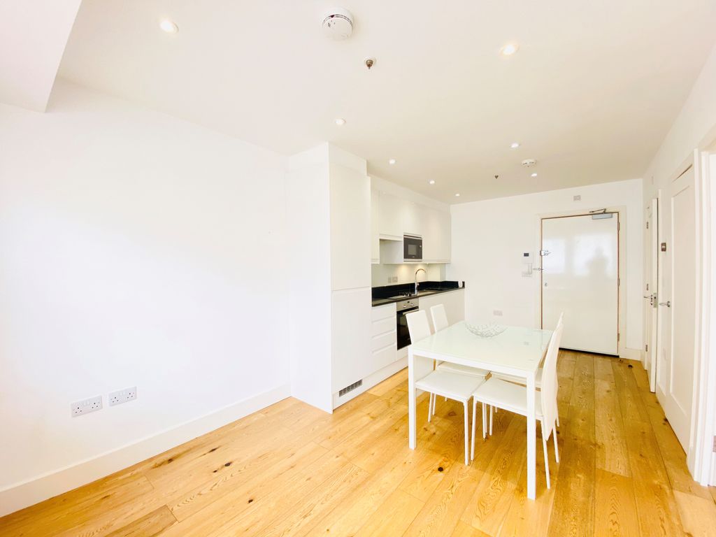 Property photo 3 of 10 Ertet