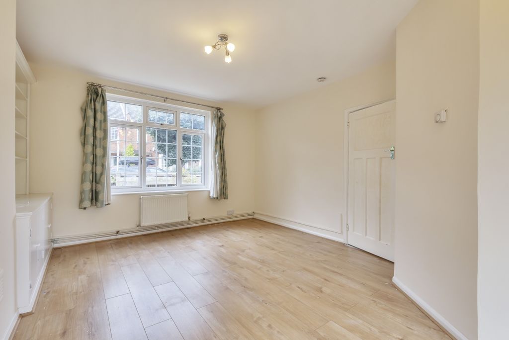 Property photo 2 of 7 870325 (3)