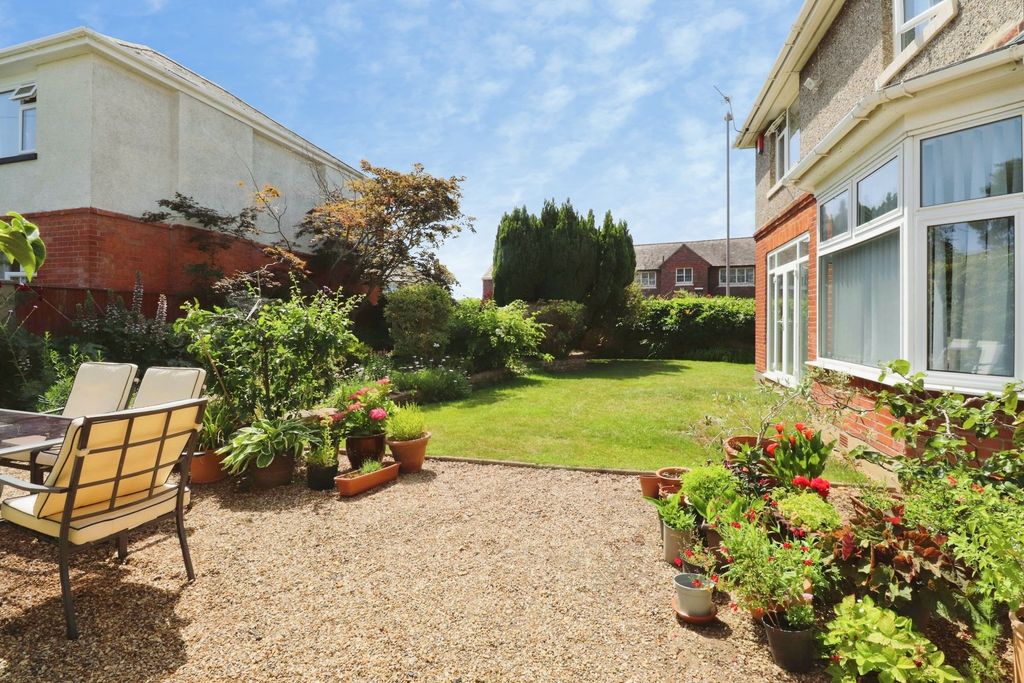Property photo 2 of 13