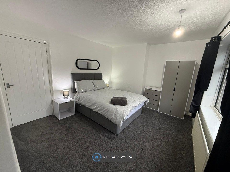 Property photo 1 of 8 Double Bedroom 1