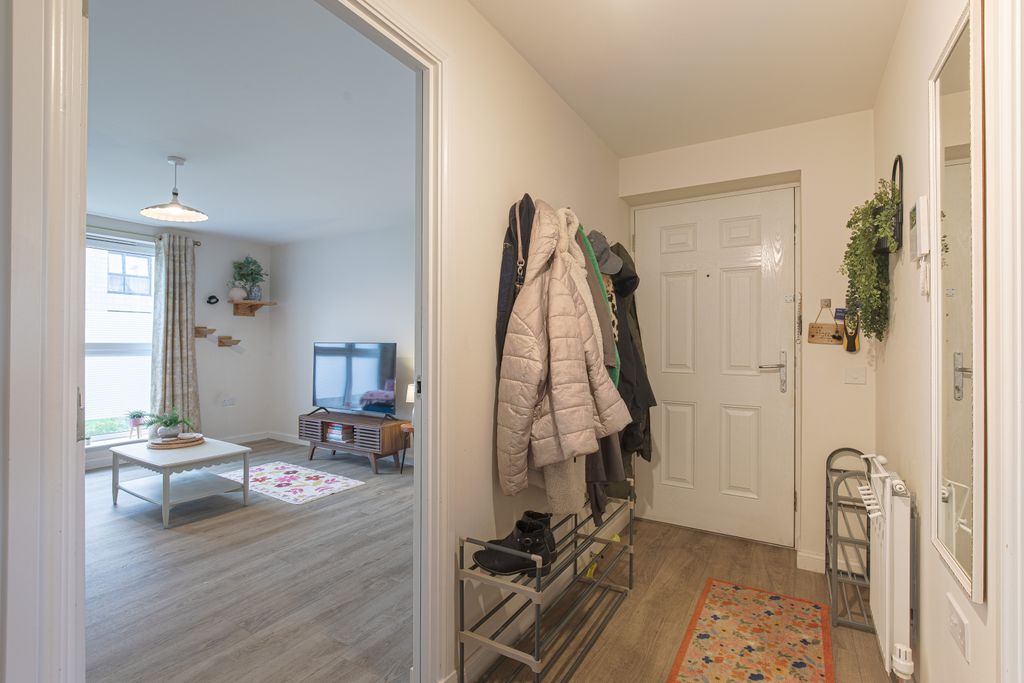 Property photo 2 of 12 Hallway2