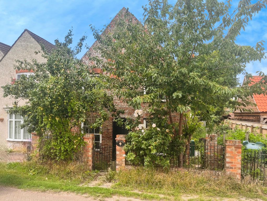 Property photo 2 of 17