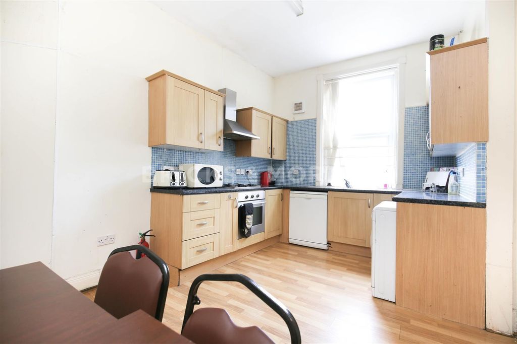 Property photo 2 of 7 De5X6Yn2Es7Vpmx7Z87B0Tdzi20.Jpg