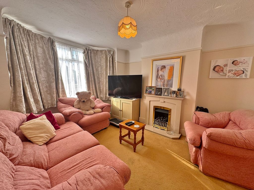 Property photo 3 of 22