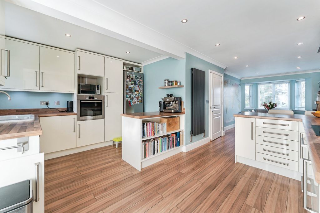 Property photo 3 of 21 Kitchen Diner