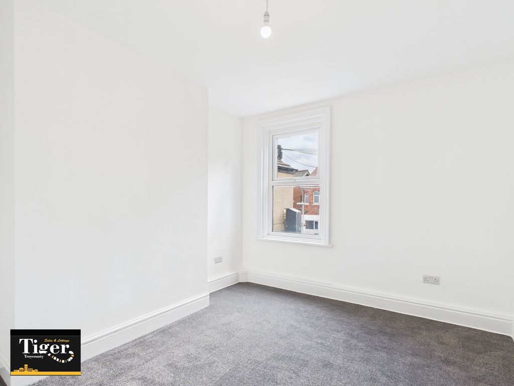 Property photo 3 of 9 Cam02176G0-Pr0702-Still005