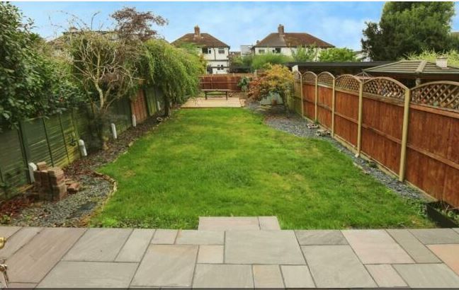 Property photo 3 of 11 Woodside 12