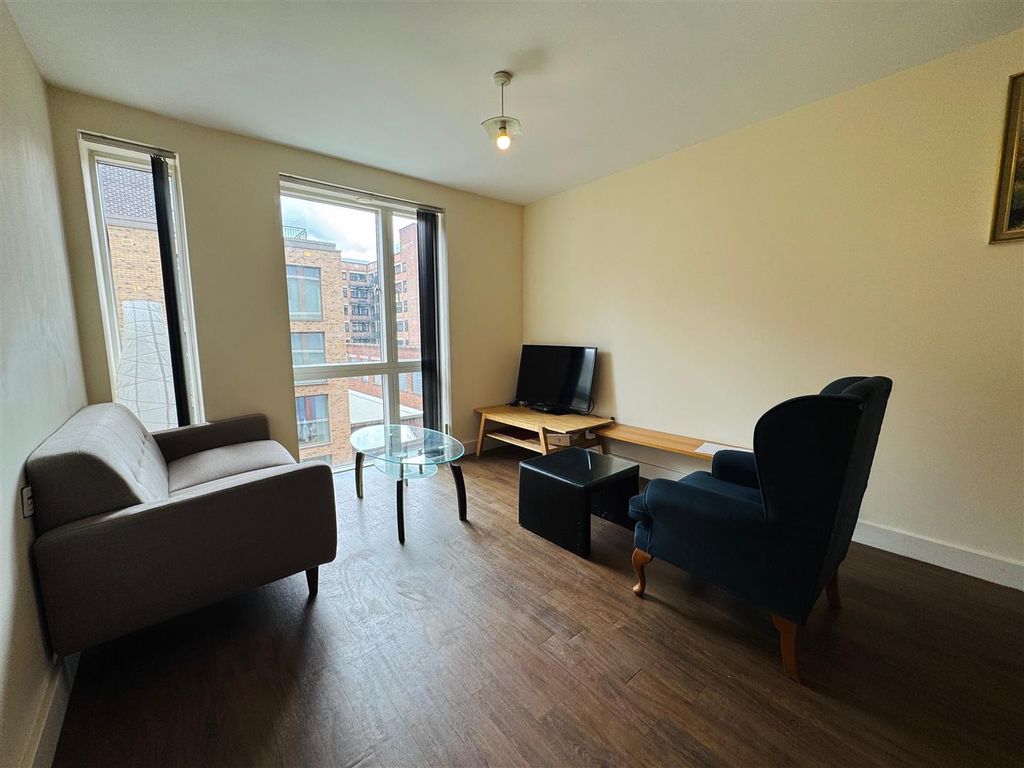Property photo 2 of 9