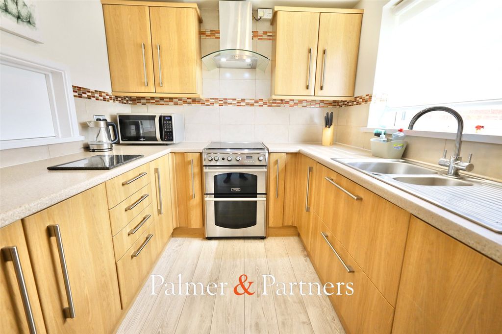 Property photo 2 of 24 Picture No. 06
