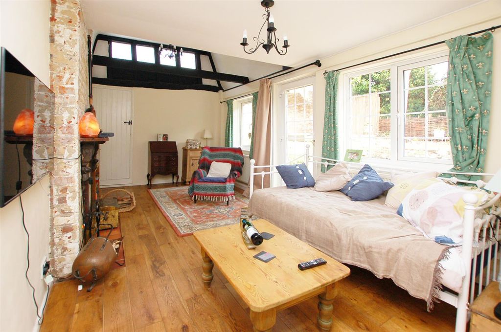Property photo 3 of 21
