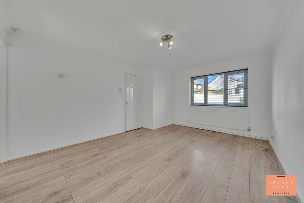 Property photo 2 of 38