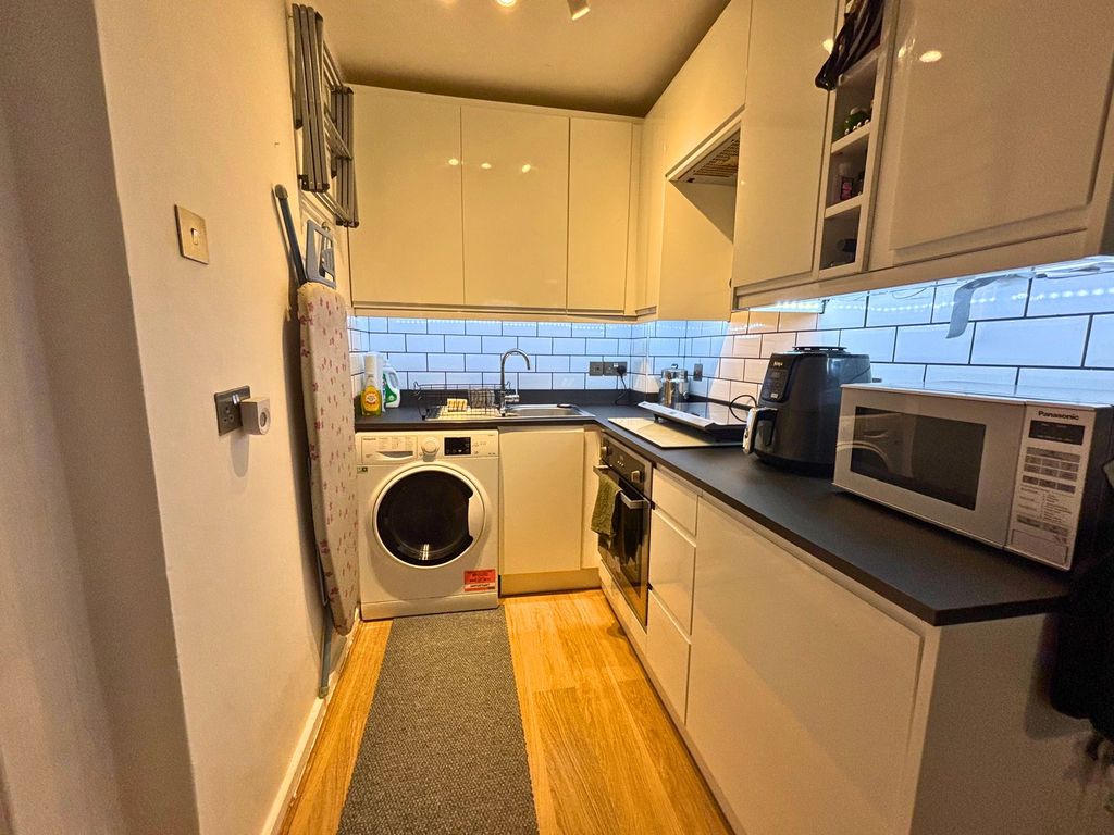 Property photo 2 of 12 Kitchen