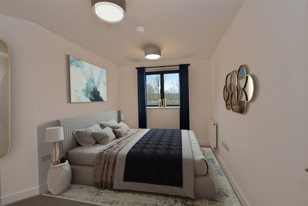 Property photo 3 of 8 Bedroom Staged