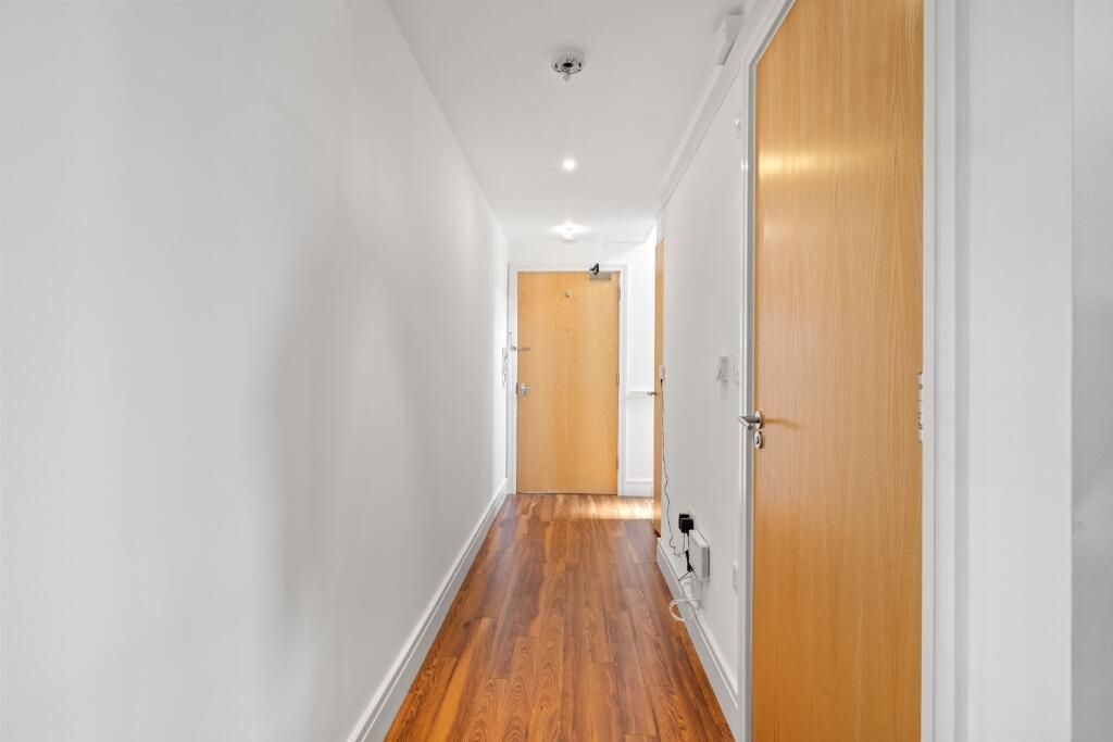 Property photo 2 of 25