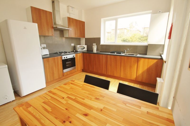 Additional image 5 of 6 bed detached house to rentFrederica Road, Bournemouth BH9